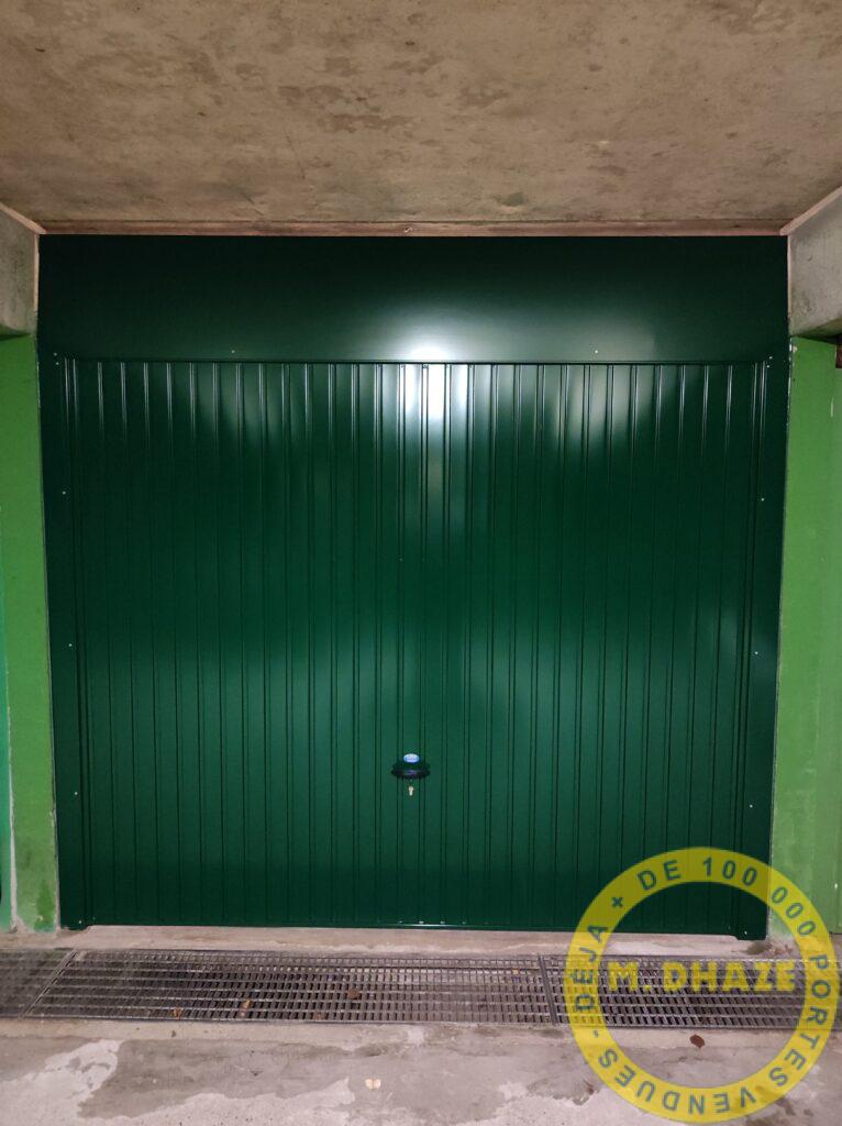 Installation porte basculante Integraport métallique motorisée dans le Nord