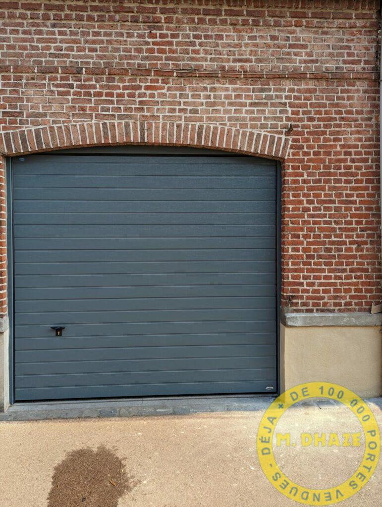 Porte sectionnelle multinervures novoferm DHAZE