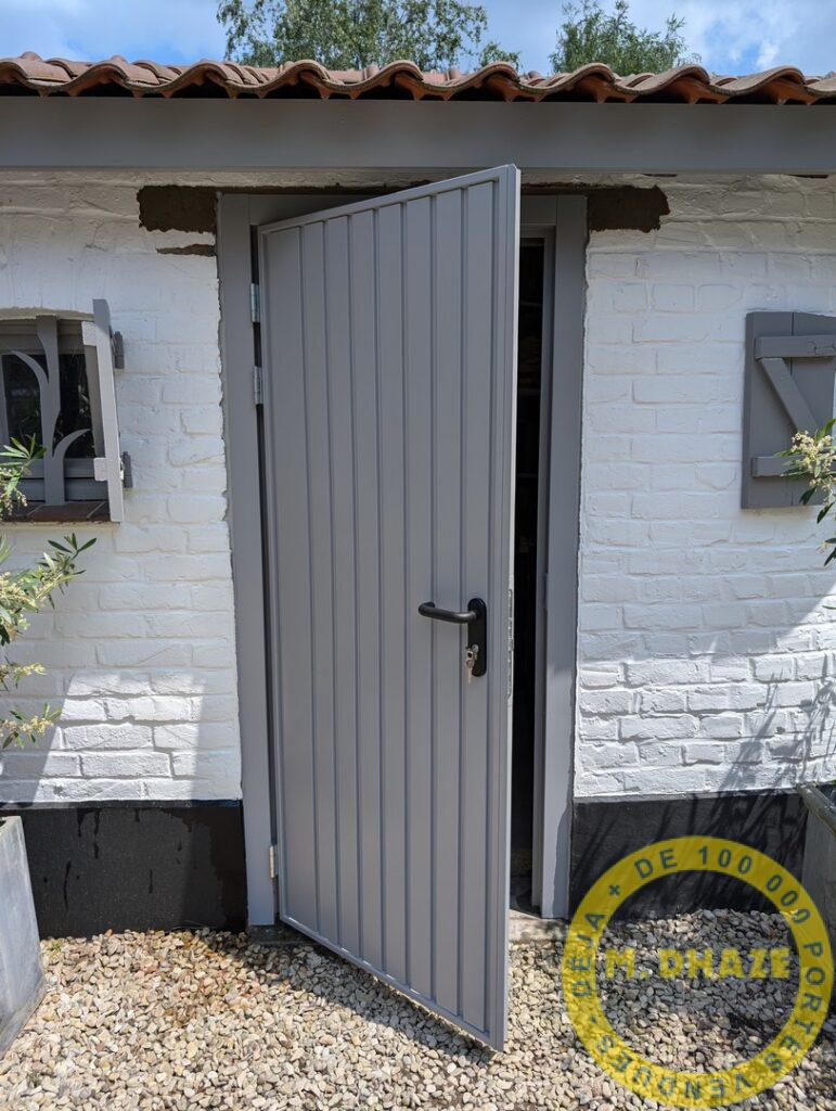 Installation de porte ou accès garage (piéton) à Bondues (Nord).