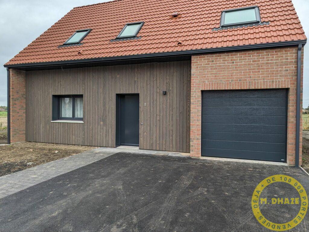 Porte sectionelle Novoferme sur maison neuve à Lille (59)