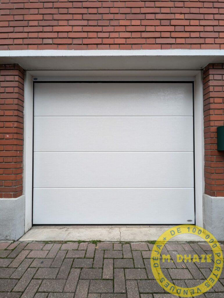 Porte de garage sectionnelle sans nervure Woodgrain à  Mons en Baroeul