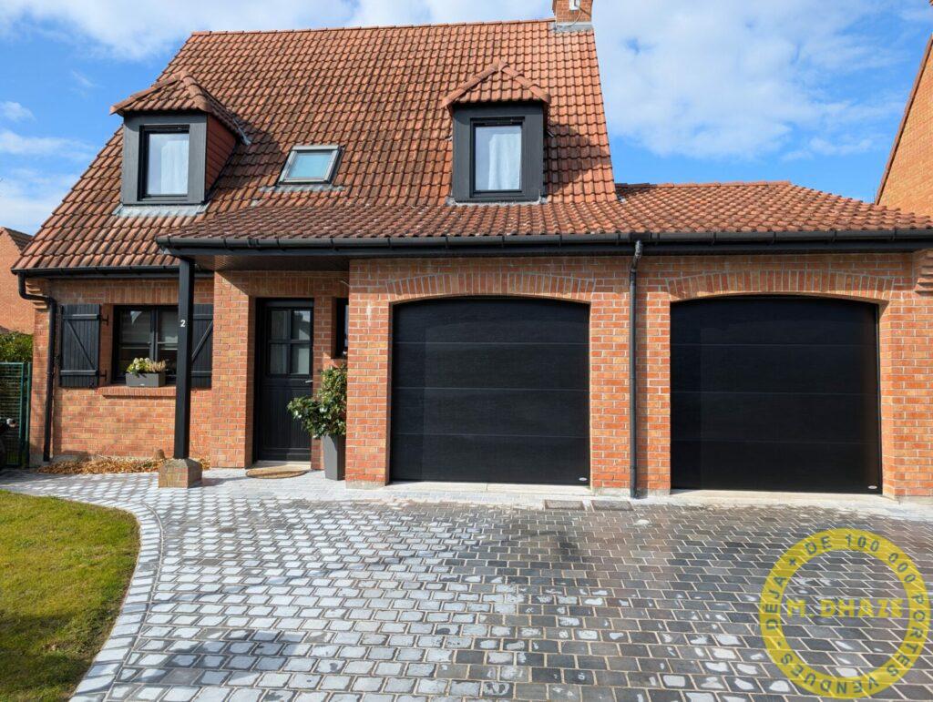 Dhaze-Double-Portes-Sectionnelle-Noir