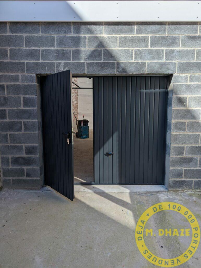Installation de porte basculante de garage et portillon à Roncq (Nord)
