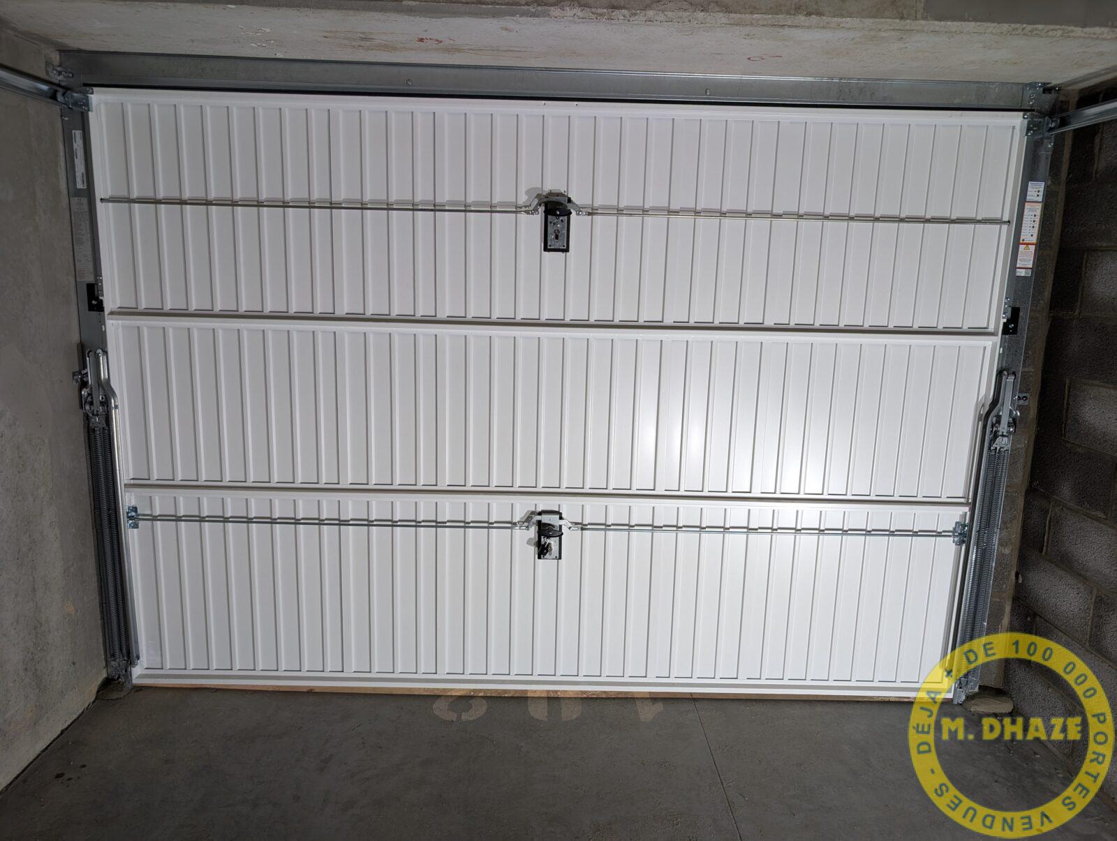 Installation-d-une-serrure-sur-porte-basculante-à- Roncq dans le Nord