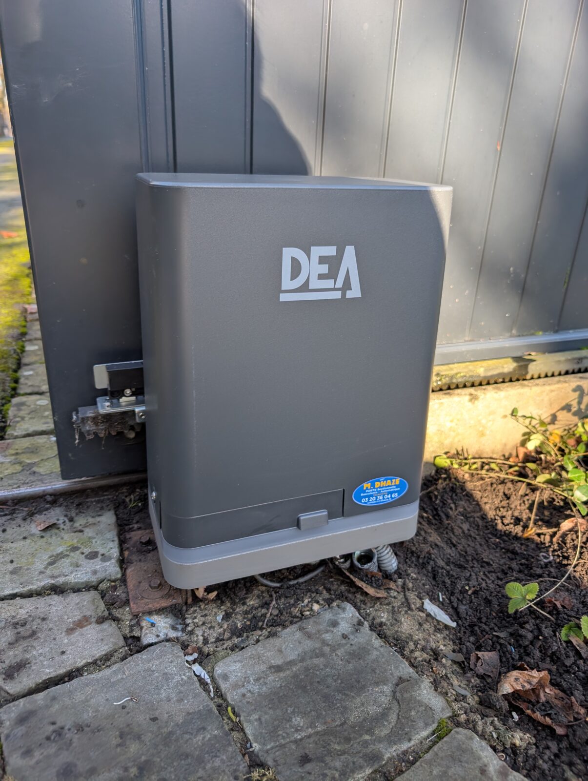 Remplacement d'un moteur DEA de portail coulissant à Neuville en Ferrain - 59