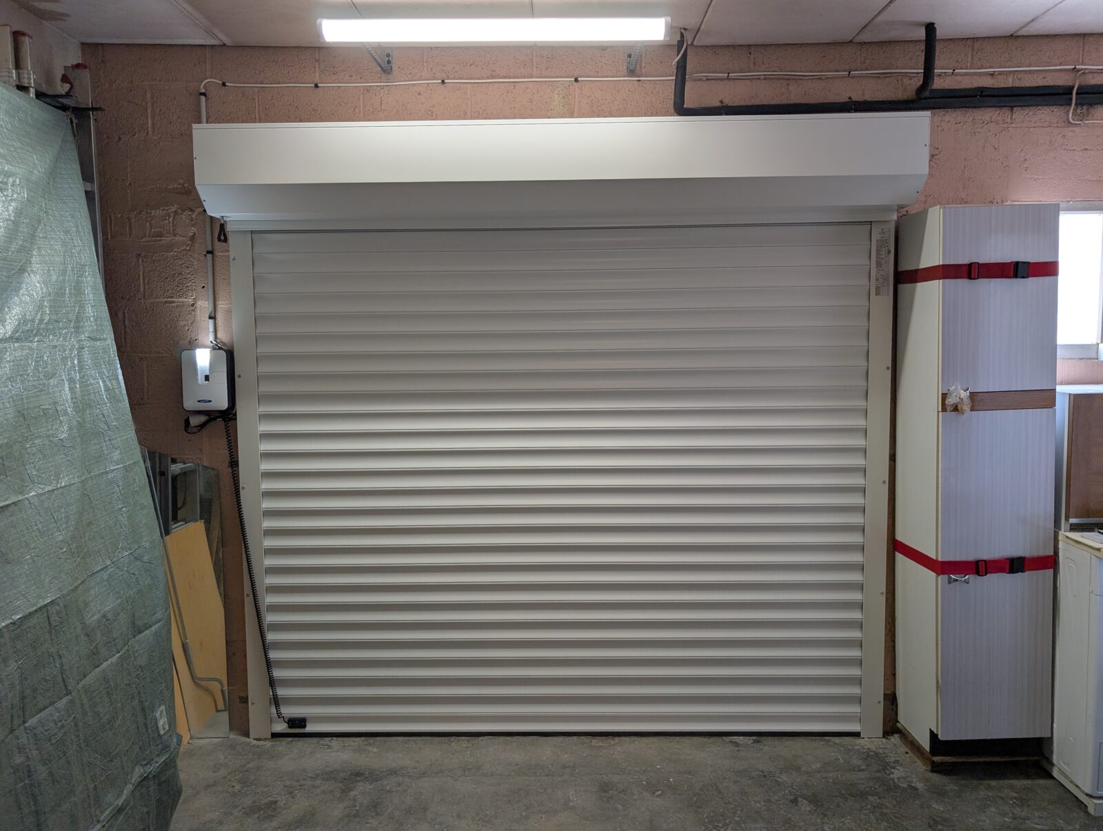 Exterieur-garage-novorol-porte-enroulable-Wasquehal-Interieur.jpg