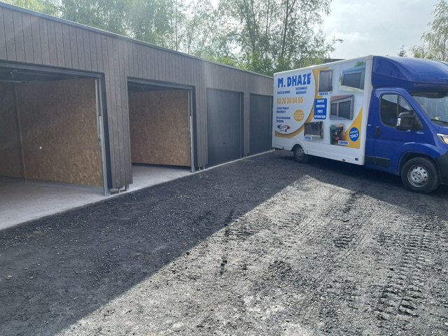 Pose sur construction neuve de 5 portes de garage à Quesnoy-sur-Deûle (59)